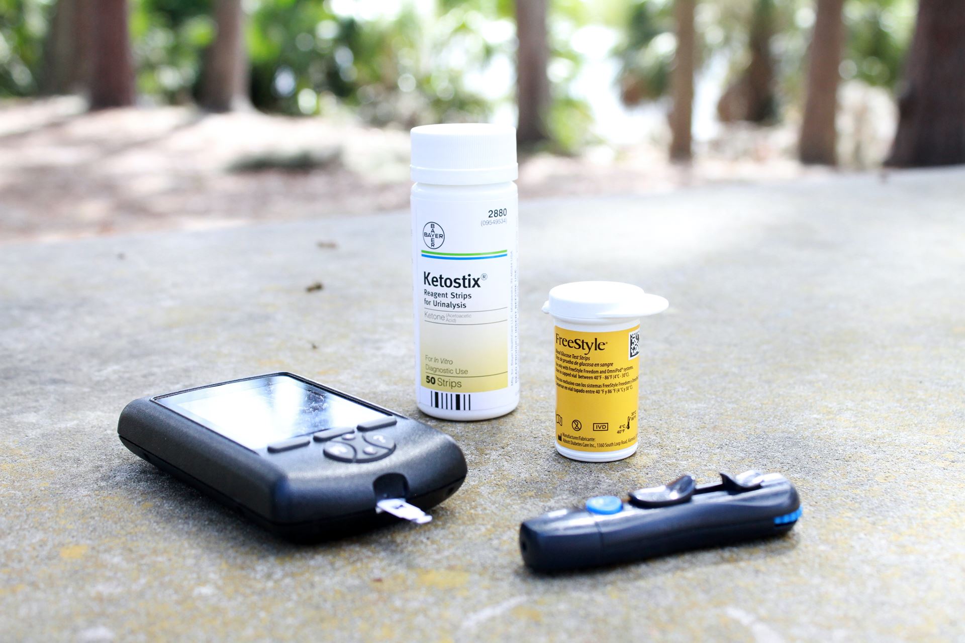 Glucometer for blood sugar testing with test strips